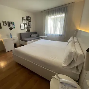 **** Hotell Pol & Grace Spanien